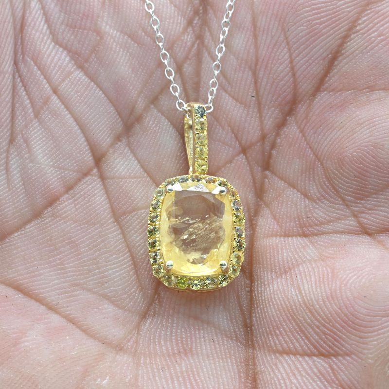 Natural Gold Unisex Cushion-Cut Yellow Sapphire Halo Pendant â Luxury Gemstone Necklace Gift