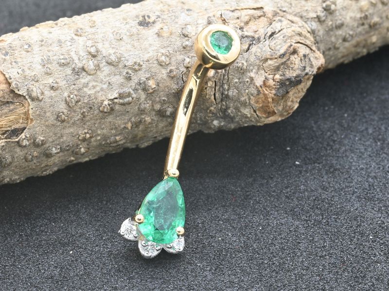Natural Emerald Belly Button Ring in Gold | Pear Cut Diamond Navel Jewelry