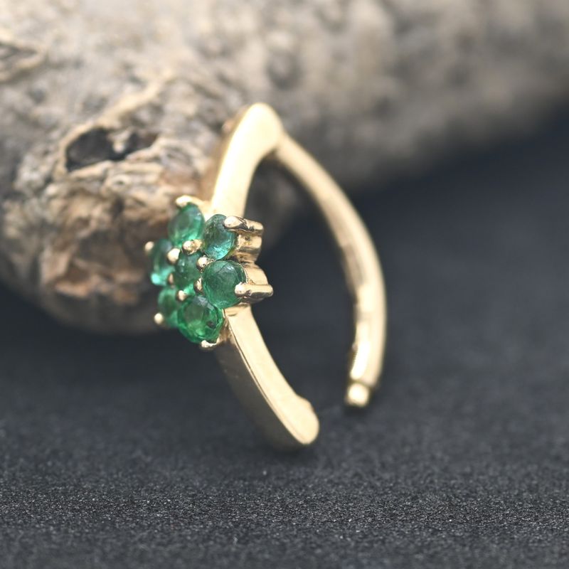 Natural Emerald Flower Belly Button Ring in Gold | Floral Navel Jewelry